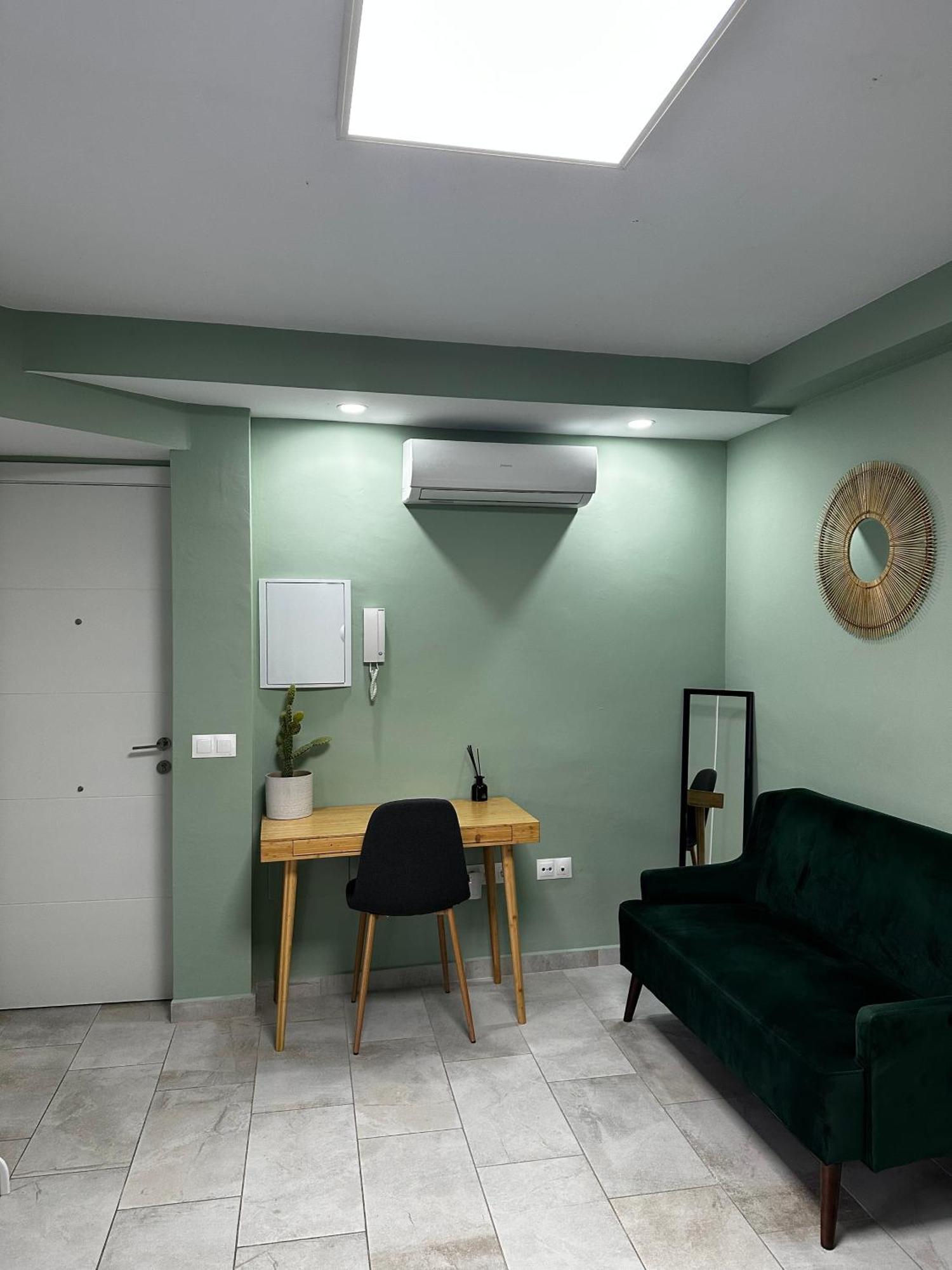 Lovely Studio Apartment Malaga Center Bagian luar foto