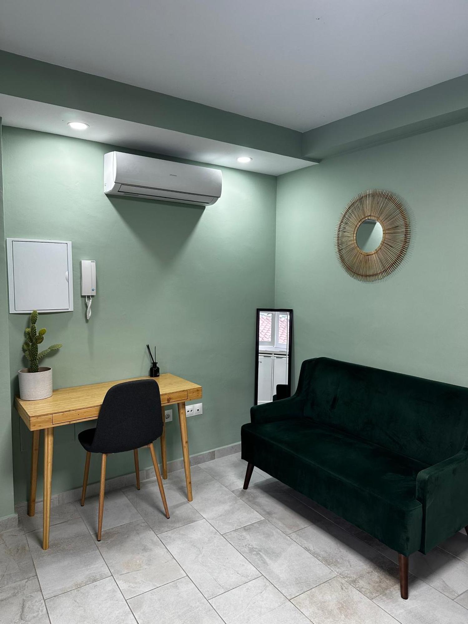 Lovely Studio Apartment Malaga Center Bagian luar foto